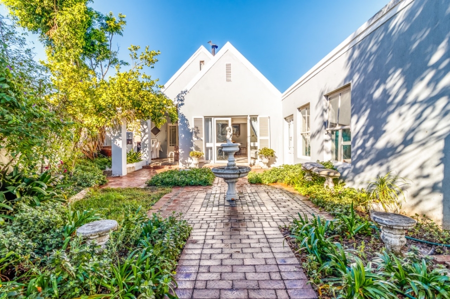 4 Bedroom Property for Sale in Zevendal Western Cape